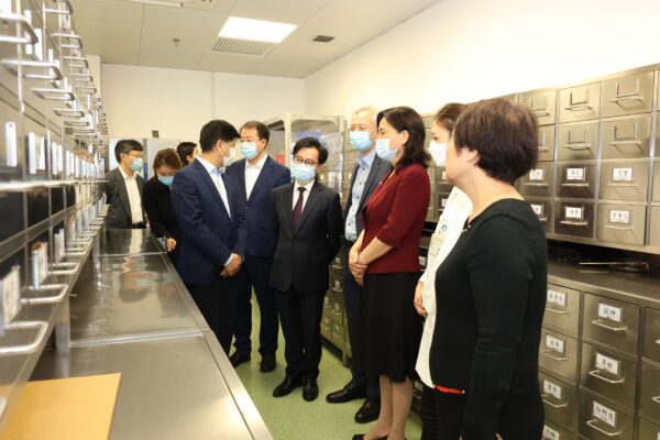 國家中醫藥管理局與藥物監督管理局交流中醫藥發展與創新