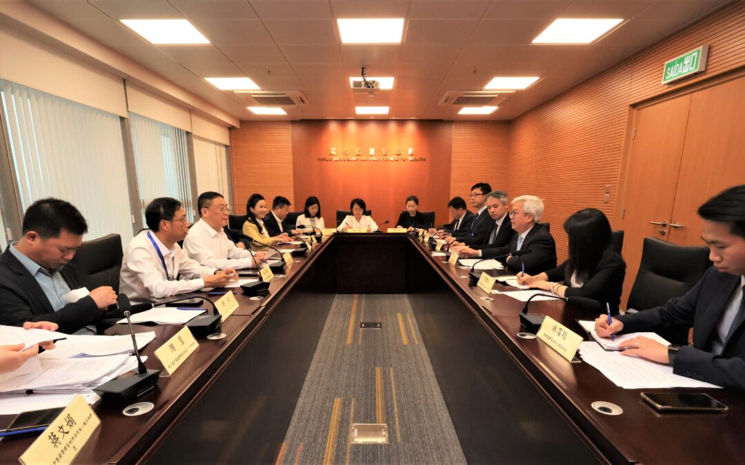Intercâmbio entre o ISAF e a Administração de Medicina Tradicional Chinesa de Sichuan para promover a cooperação no domínio da medicina tradicional chinesa entre Sichuan e Macau
