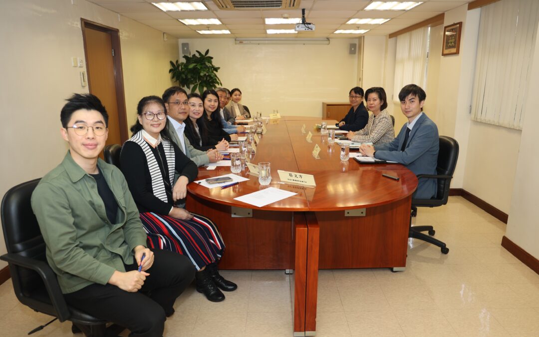 Intercâmbio entre o ISAF e a Associação de Farmacêuticos de Medicina Chinesa de Hong Kong sobre os regimes de registo da profissão de farmacêutico de medicina tradicional chinesa