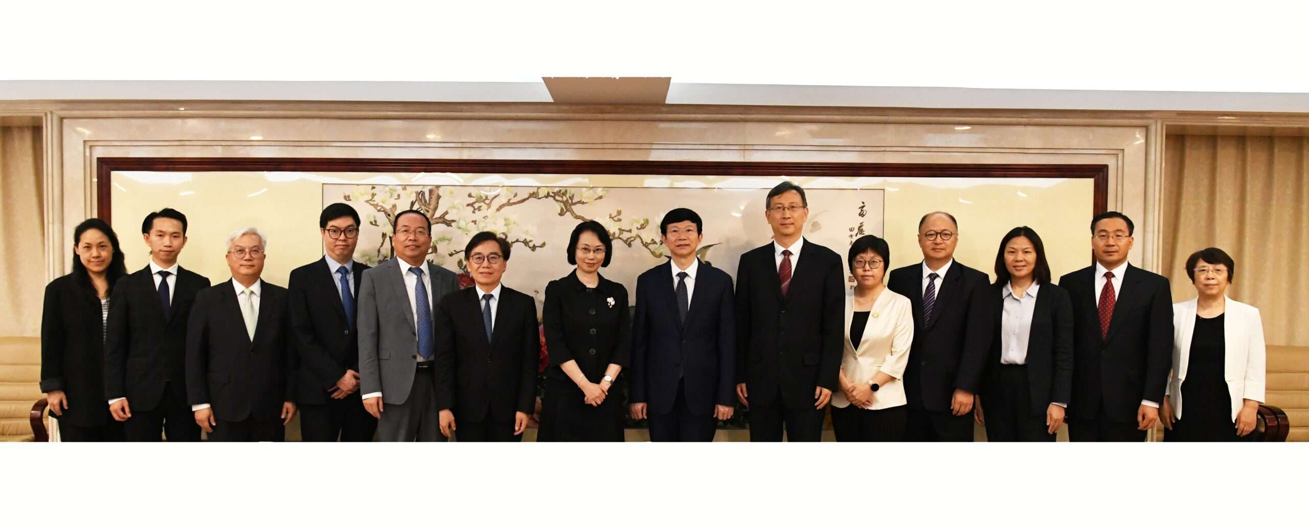 社會文化司柯嵐司長率團赴京訪問國家藥品監督管理局