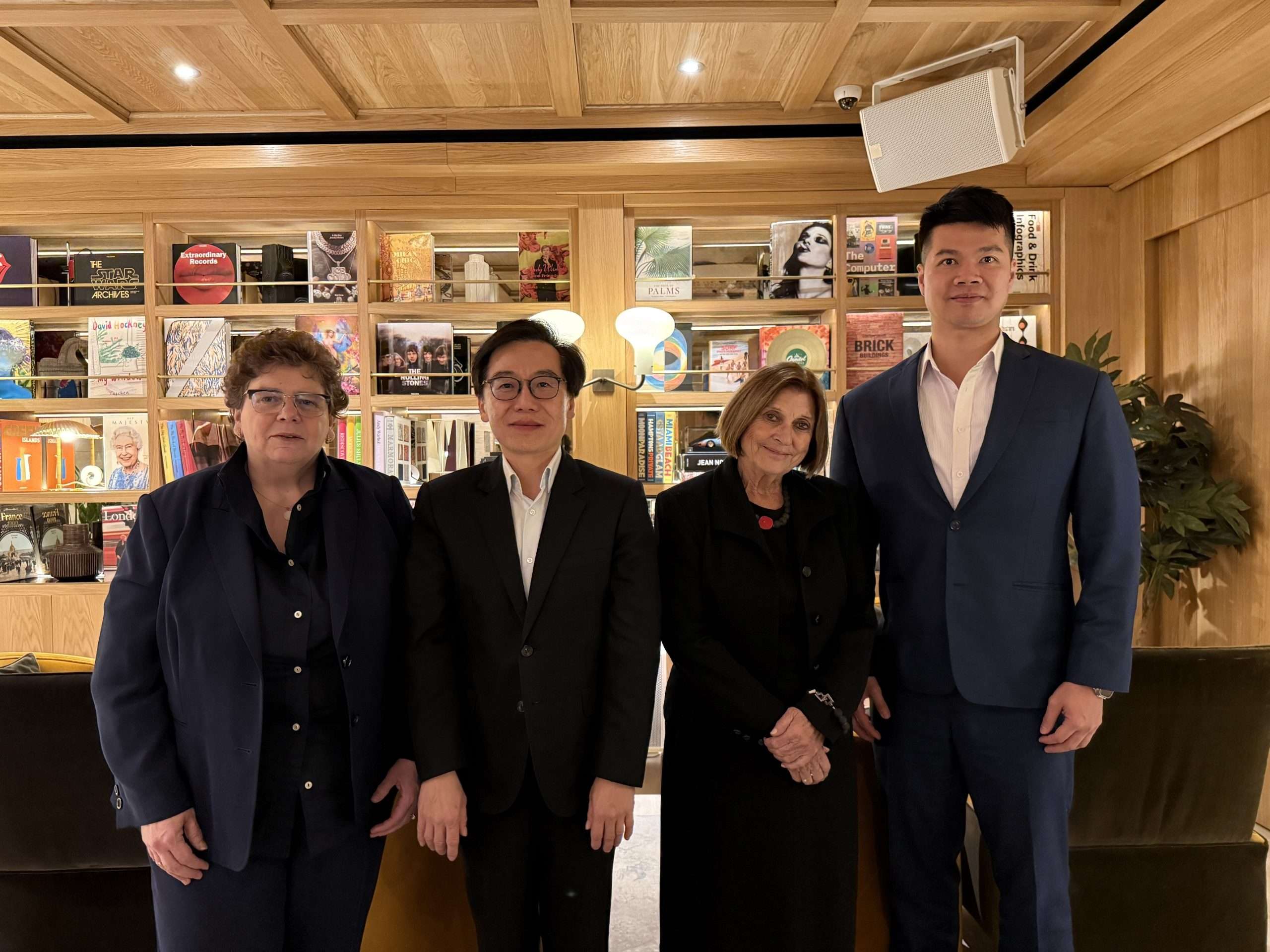 藥監局赴葡訪問 與當地藥學專家交流並調研藥械企業及藥事服務機構